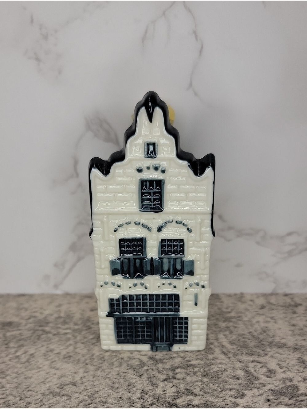 Vintage KLM Blue Delft House #20 by BOLS Holland Edams Museum